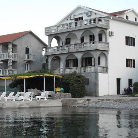 Apartments Petrovic Tivat Ngoại thất bức ảnh