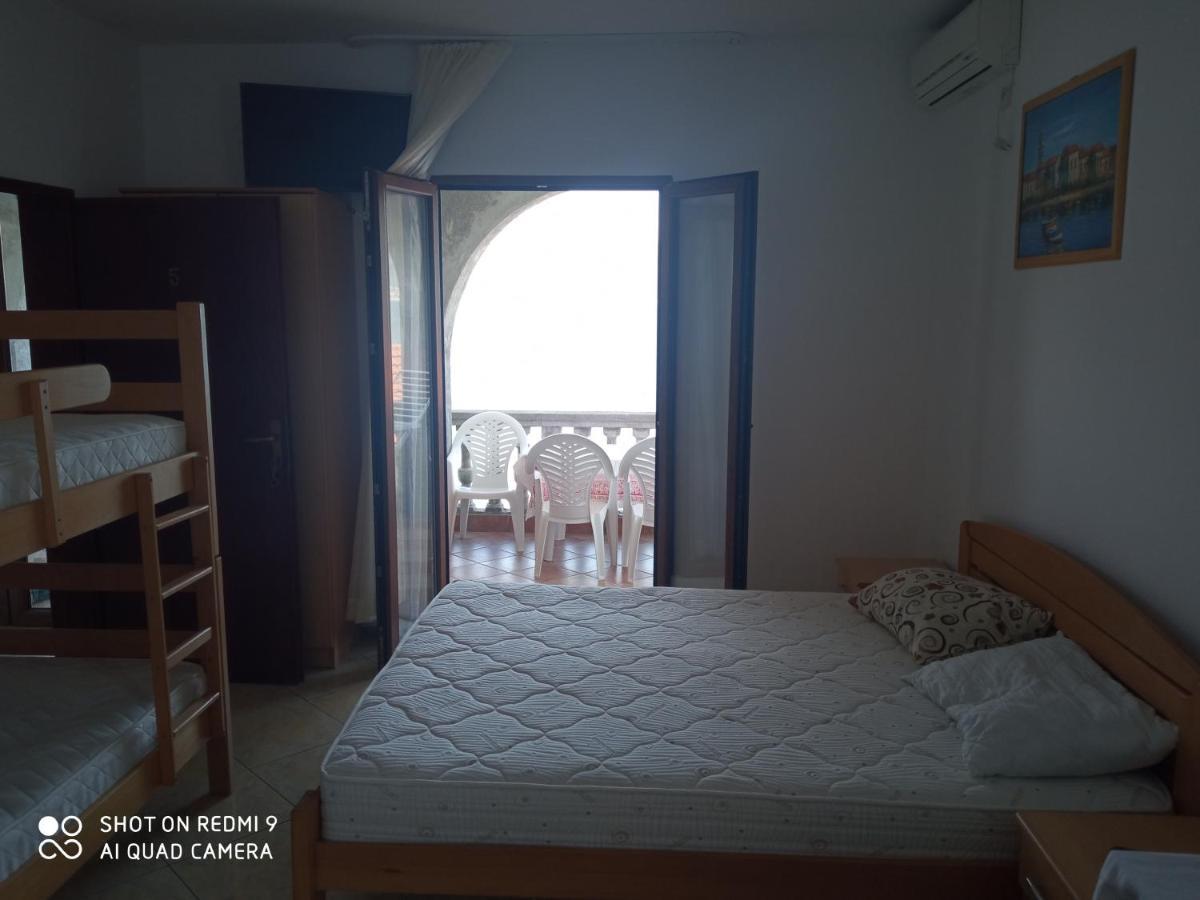 Apartments Petrovic Tivat Ngoại thất bức ảnh
