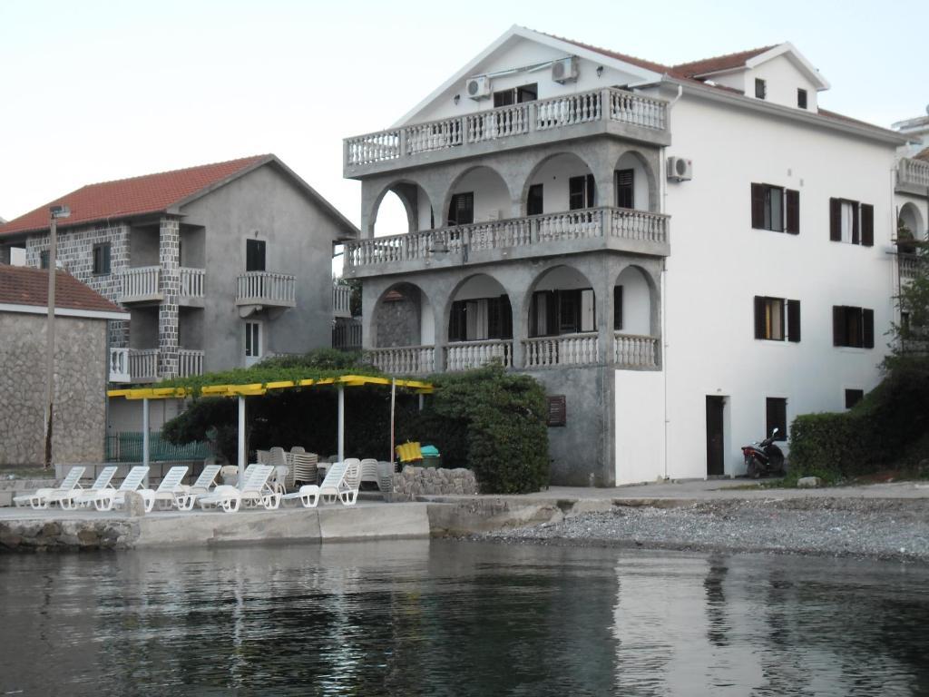 Apartments Petrovic Tivat Ngoại thất bức ảnh