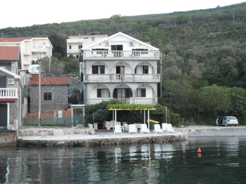 Apartments Petrovic Tivat Ngoại thất bức ảnh
