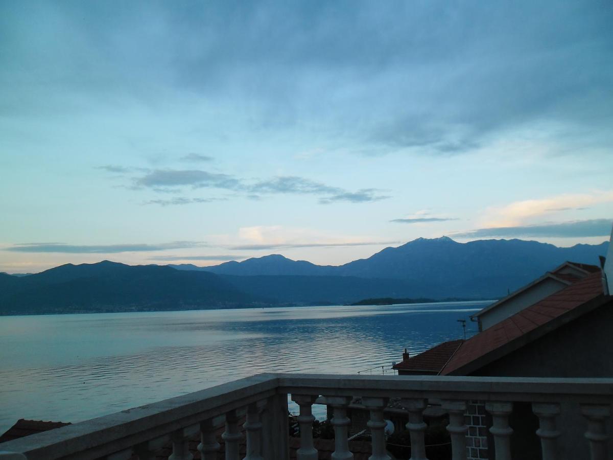 Apartments Petrovic Tivat Ngoại thất bức ảnh